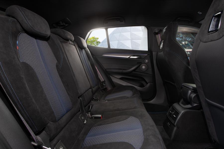 Интерьер BMW X2 M35i (F39) 2018 года  (WW) (фото 67 из 131)